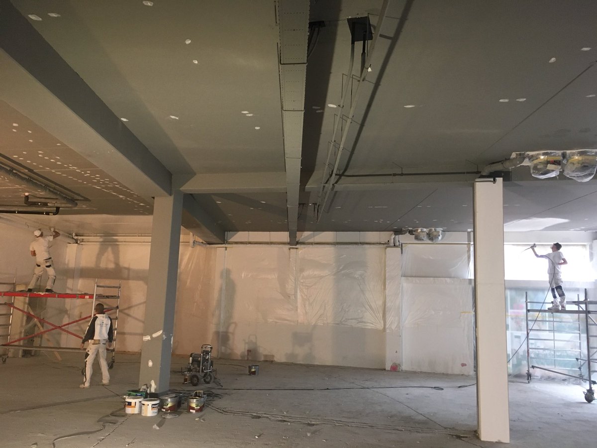 SchildersVis's tweet photo. Spuitwerk 600m2 winkelplafond #Dronten https://t.co/osPJaCl9bE