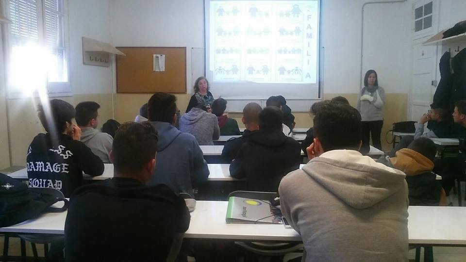 RociomBadalona's tweet photo. #CESJoanMaragall #Epilepsia #Badalona #informacio #educacio #deporte #Aaeb AAEB Hablamos de epilepsia. grupo deporte. Gracias https://t.co/iMVZH34ugK