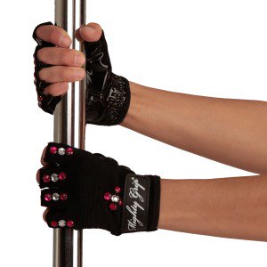 worldofpole_au's tweet photo. Pole dancing gear is designed to help you stay safe, reduce injuries, and keep you more comfortable while you're learning. know about the various #accessories that you need to keep with yourself while pole dancing :  https://t.co/DyO5CoSIFR #poledance https://t.co/ovsGZKlZJz