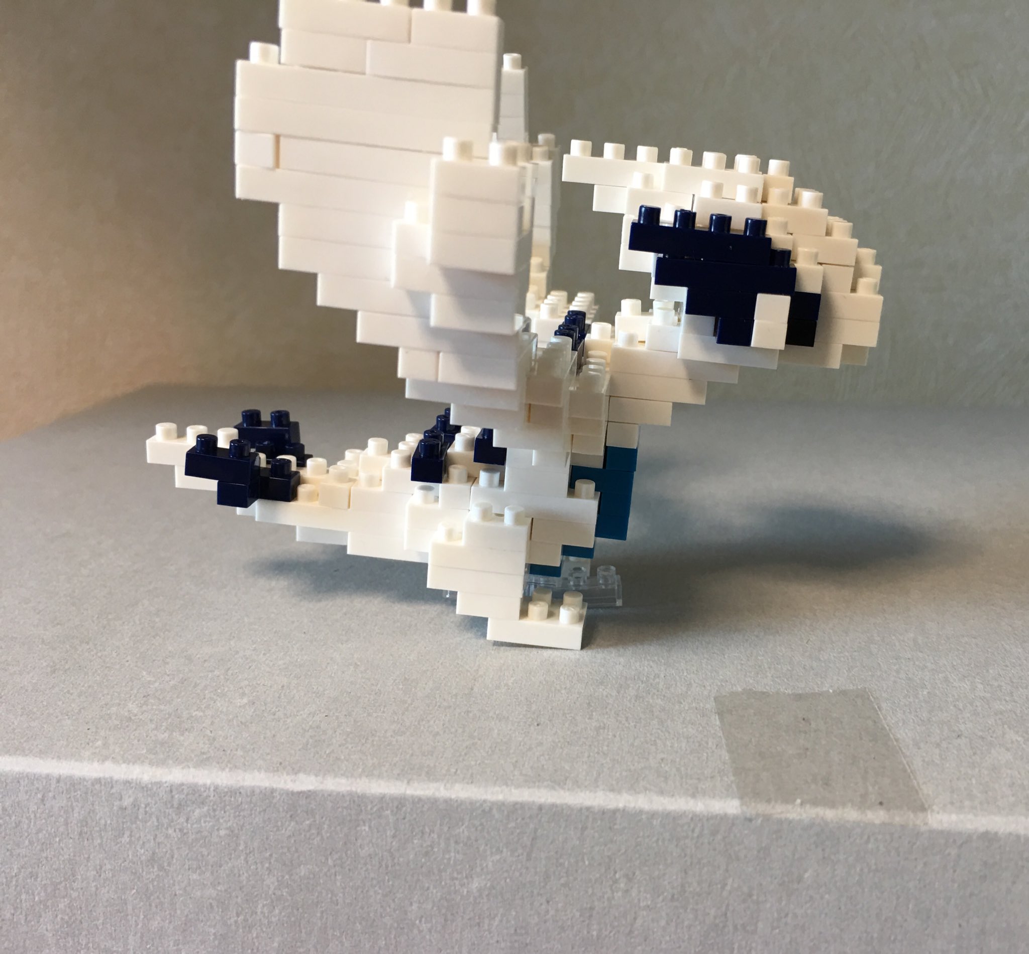 竹沢 ダダ兄 ナノブロックポケモン 新作のルギア爆誕です 難易度3ブロック数210 昨日から作ってました ヨドバシに買いに行ったら何と売り切れ ヨドバシ内でヨドバシネットで購入 在庫希少だった 危ねえ 実はもう一個ポケモンの新作を買ってます それが