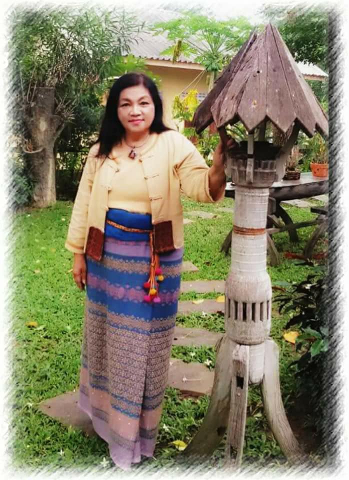 TATPhrae's tweet photo. ททท.สำนักงานแพร่ และเพจบ้านซิ่นปันกันสวย ขอเชิญชวนเหล่า celeb และสาวๆที่รักการนุ่งซิ่น ร่วมงาน"ดินเนอร์ขันโตก นุ่งซิ่นกินขนมเส้น" วันที่ 3 ก.พ. 61 ณ บ้านแม่ประนอม ทาแปง อ.ลอง จ.แพร่ สอบถามโทร 054521127 #ของมันต้องมี #นุ่งซิ่น #แพร่ #ผู้หญิงถึงผู้หญิง @sanookwomen @women_truelife https://t.co/Rlbernc63X