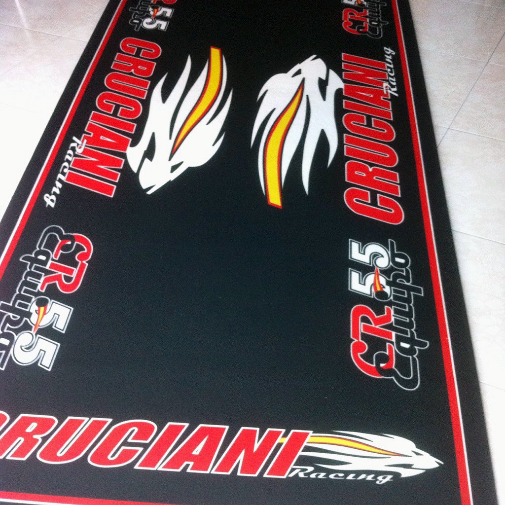 inkymat's tweet photo. Ya tenemos listas las alfombras para el #CrucianiRacing Os deseamos muchos éxitos! #alfombras #pitmat #moto #motorbike #enduro #motocross https://t.co/coU9DhC4Pe