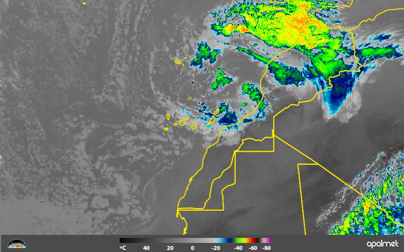 🚨Podemos ver como el núcleo de la borrasca está cada vez más cerca, no se fien de la tranquilidad aparente, aún puede dejarnos algunas sorpresas. Se estima que estaremos en riesgo de tormentas al menos hasta el Jueves.🚨