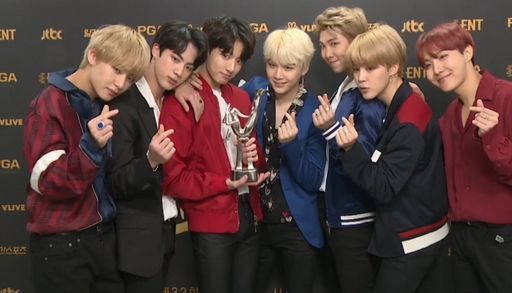 YourBaeASF's tweet photo. #BestFanArmy #BTSARMY #iHeartAwards @BTS_twt https://t.co/T4Gq60goOv