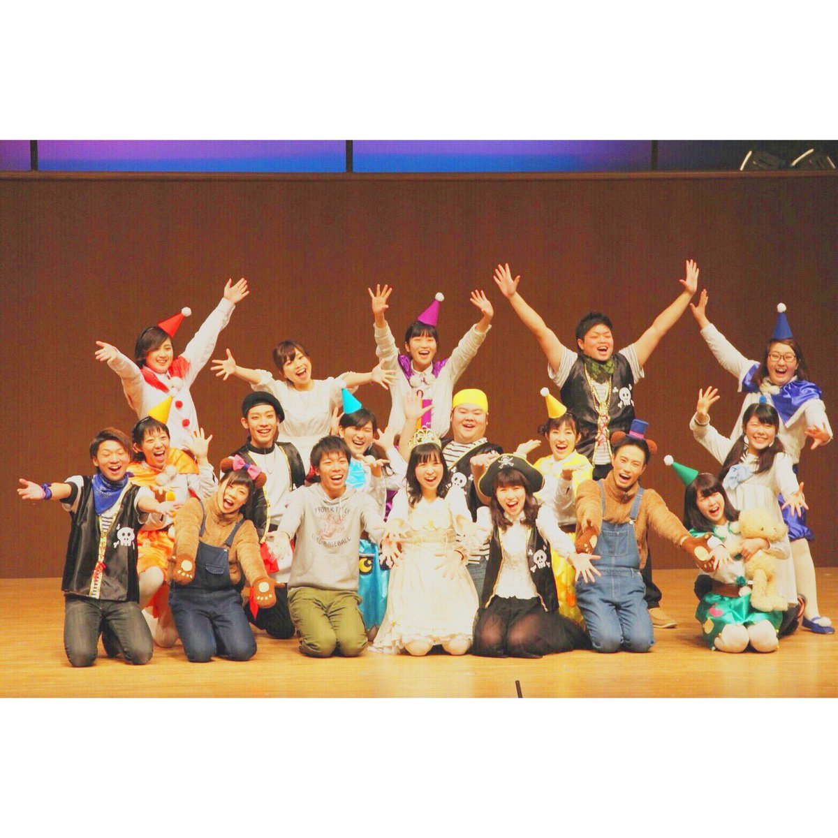 PfmYu's tweet photo. 卒業発表会おわった😭
大変やったけど楽しかった✨🌈💕
19期生万歳🙌🌈 https://t.co/Qtfs37qWiJ