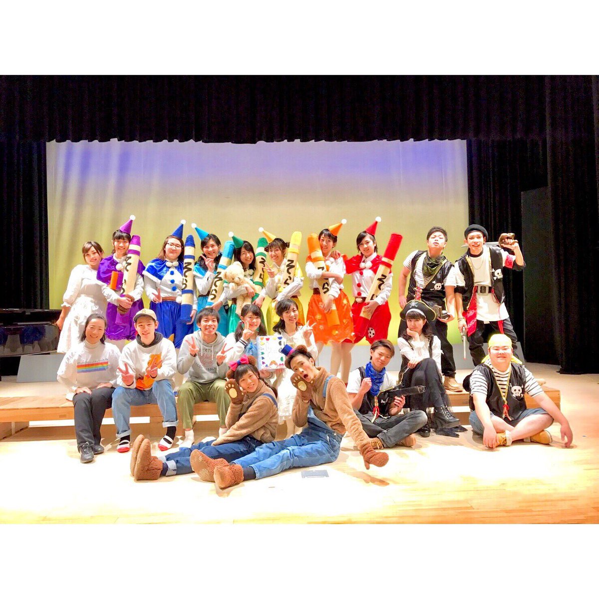 PfmYu's tweet photo. 卒業発表会おわった😭
大変やったけど楽しかった✨🌈💕
19期生万歳🙌🌈 https://t.co/Qtfs37qWiJ