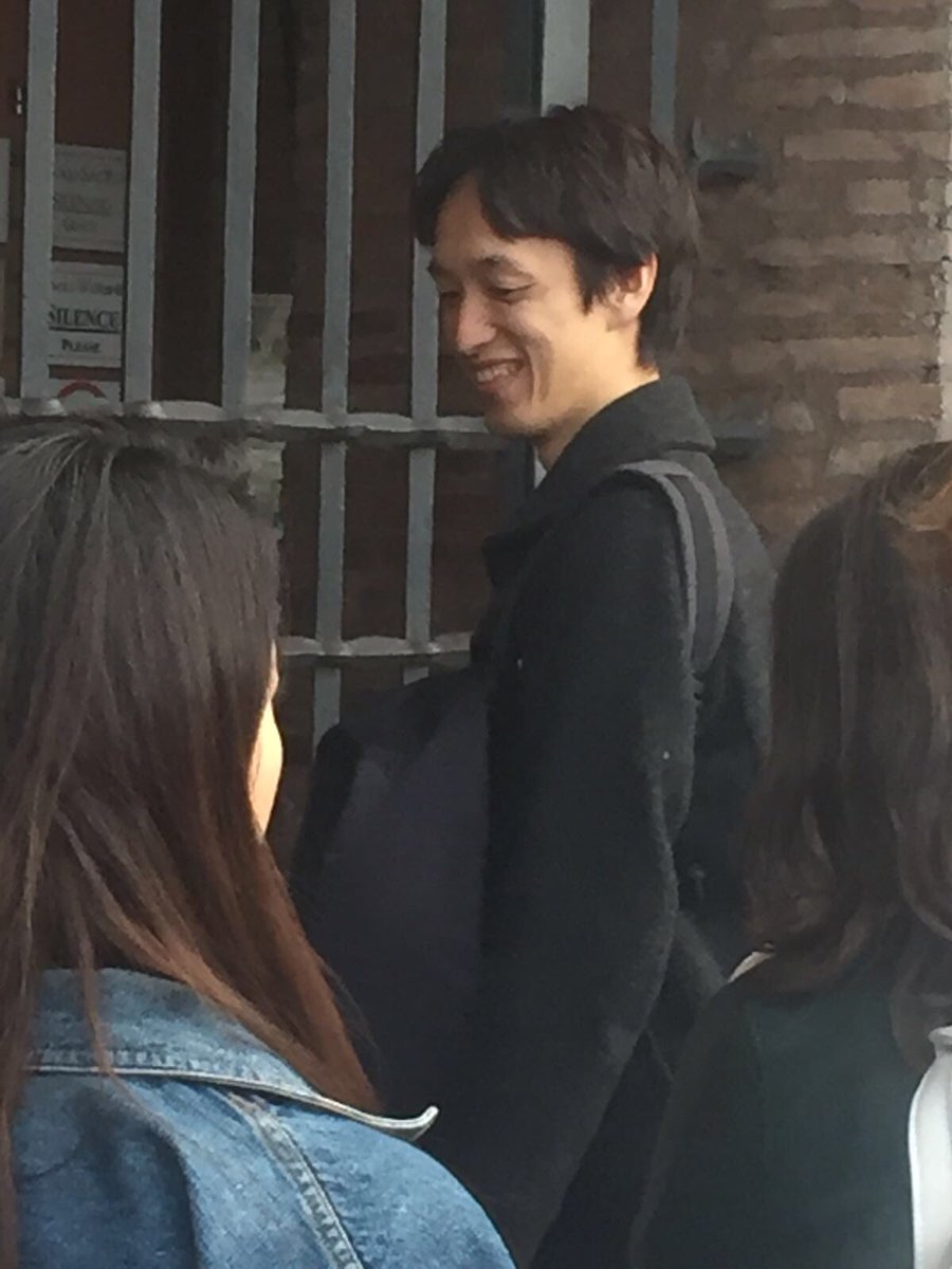 dracmore's tweet photo. @KNekro estábamos de vacaciones en Roma y encontramos a tu doble oriental https://t.co/ADB4wVaK5I