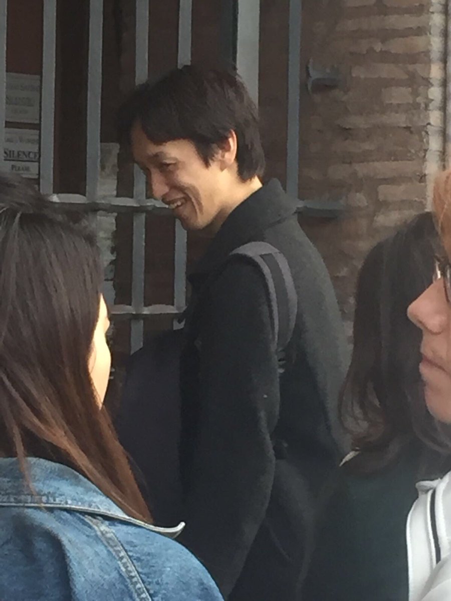 dracmore's tweet photo. @KNekro estábamos de vacaciones en Roma y encontramos a tu doble oriental https://t.co/ADB4wVaK5I