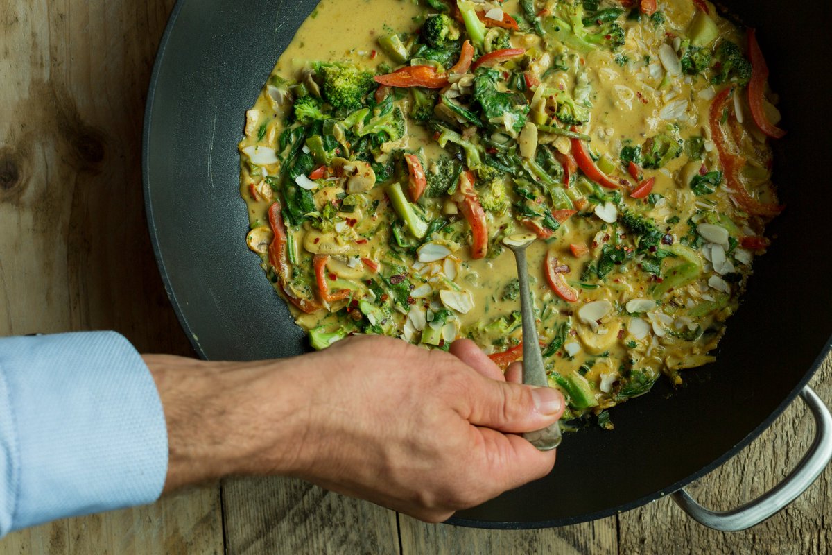 thehappypear's tweet photo. If you end #Veganuary without trying Dave's super Jungle Curry you'll seriously be missing out! 

https://t.co/LcP5iZZBuo https://t.co/KHpP4Epzgq
