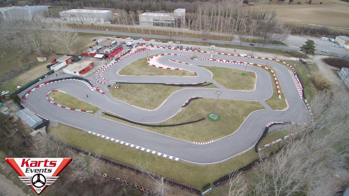 kartingcardedeu's tweet photo. Cuando lo tienes todo para disfrutar!!!! #Karting #kartingtime #kartinglife #kartingmania #kartingcardedeu #pictures #sodi #sodikart #race https://t.co/MXIslYjVoi