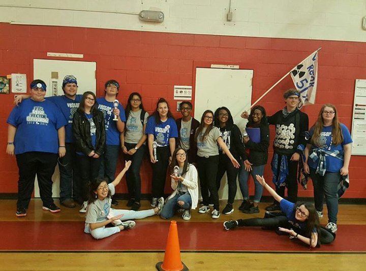 We always love to make new friends. Thank you, Vector Robotics for being so kind to us!
