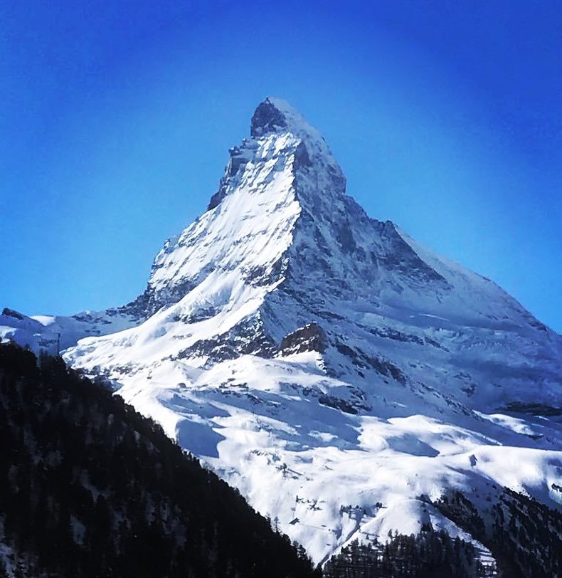 alpineguru's tweet photo. The Matterhorn in all its glory today @zermatt.matterhorn https://t.co/eeuRtx4b5X https://t.co/Gj0AekBbDs