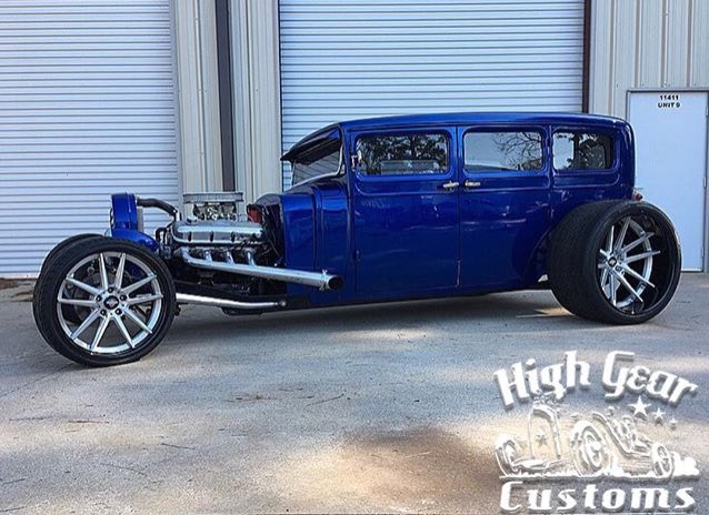 Highgearcustoms's tweet photo. 1928 Dodge Sedan rolling hard on #kompressionwheels!! 468 ci BBC up front. 24x15 with 405/25/24 on rear. #hotrods https://t.co/LRgehPhe45
