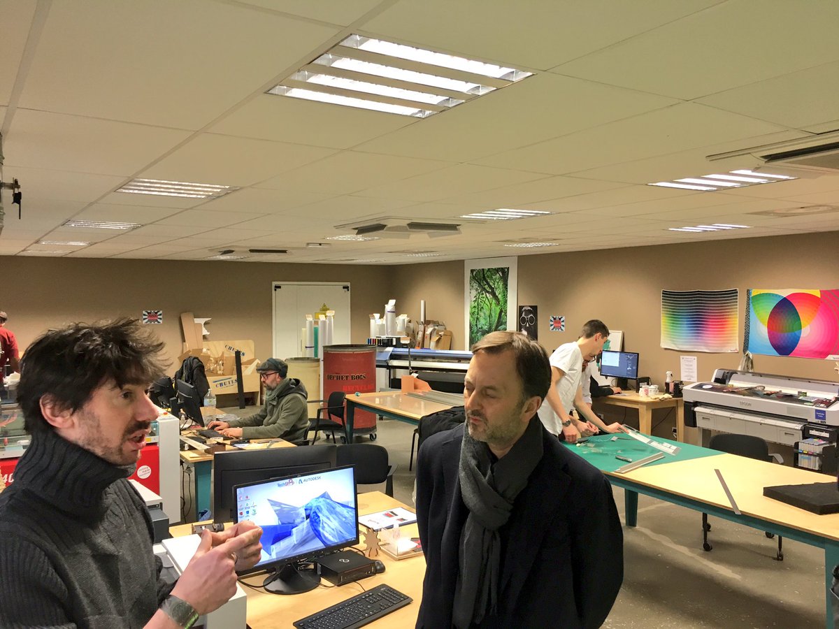 fdecoster's tweet photo. Visite ce midi de @techshop_lille avec l'équipe de @AggloCAPSO en charge de @LaStationStOmer : un laboratoire d'innovation pour les #makers de la Métropole, très inspirant pour notre #QuartierGare! Et qui sait, des partenariats en vue ? 🚀

#TechShop #MakerFaire #LaStation https://t.co/AH2DZagX0z