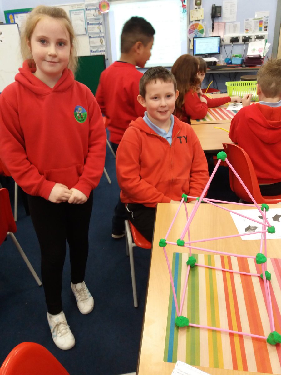 PentrerGraig's tweet photo. Making 3D shapes in Dosbarth Mercury maths today! #pgpmercury #pgpmaths https://t.co/dQChm2iRIE