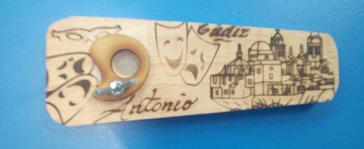 mdcmp81's tweet image. espectacular noche disfrutando de ver cantar a mi niño @CarEscavias 😍 en el teatro gongora ERES EL MEJOR 😘 y por fin estrenaste tu regalo hecho especialmente para ti desde cadiz EMPIEZA NUESTRO PRIMER CARNAVAL JUNTOS 💑