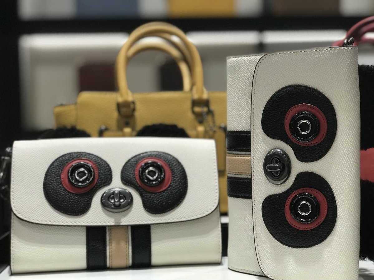 FoxTownOutlet's tweet photo. Simpatiche e divertenti le creazioni #coach https://t.co/3PwiAusUKB