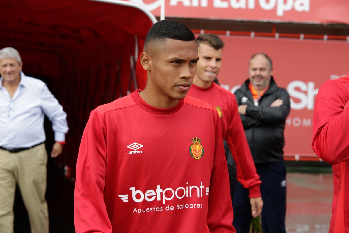 RCD_Mallorca's tweet photo. Nuestro jugador @BryanReynaPeru jugará cedido en el @CD_Toledo hasta Junio.
¡Mucha suerte, Bryan!
👉 https://t.co/Bu3efjbIX2 https://t.co/rguuPHvtN1