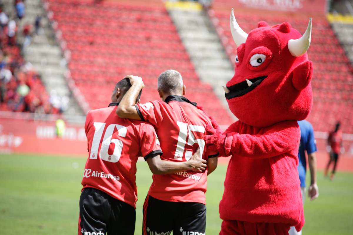 RCD_Mallorca's tweet photo. Nuestro jugador @BryanReynaPeru jugará cedido en el @CD_Toledo hasta Junio.
¡Mucha suerte, Bryan!
👉 https://t.co/Bu3efjbIX2 https://t.co/rguuPHvtN1