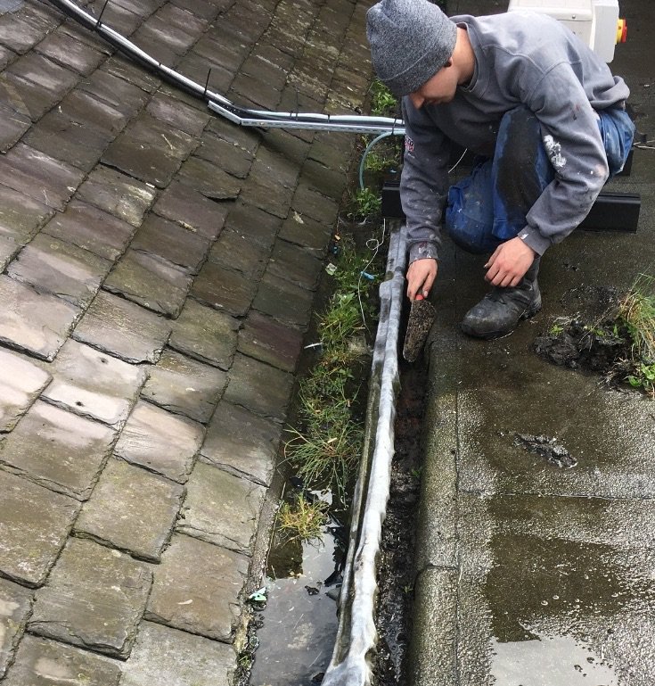 RooferSlater's tweet photo. Gutter cleaning/repairs Edinburgh &amp; Fife 
#Roofing
#Services
#Edinburgh
#roofing
#building
#gutter
#Scotland https://t.co/MxtkkdSovN