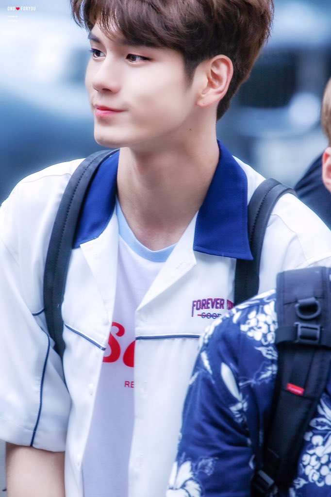 Ongforyou0825's tweet photo. 멋있는 선배
#옹성우 #OngSeongwu 
#워너원 #WANNAONE https://t.co/Ui9jFRzGos