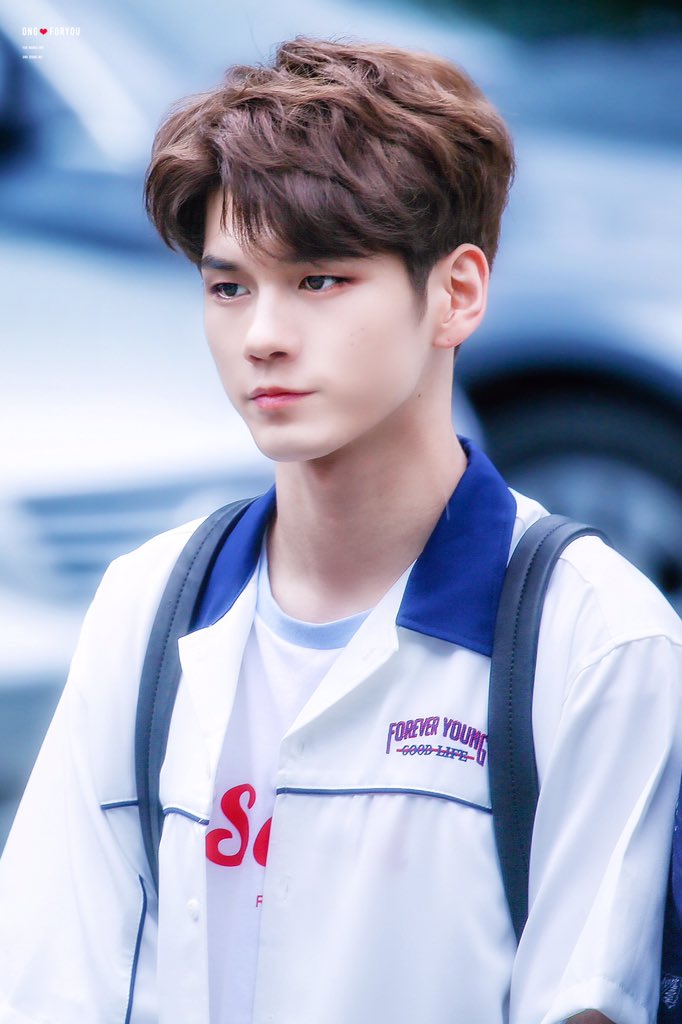 Ongforyou0825's tweet photo. 멋있는 선배
#옹성우 #OngSeongwu 
#워너원 #WANNAONE https://t.co/Ui9jFRzGos