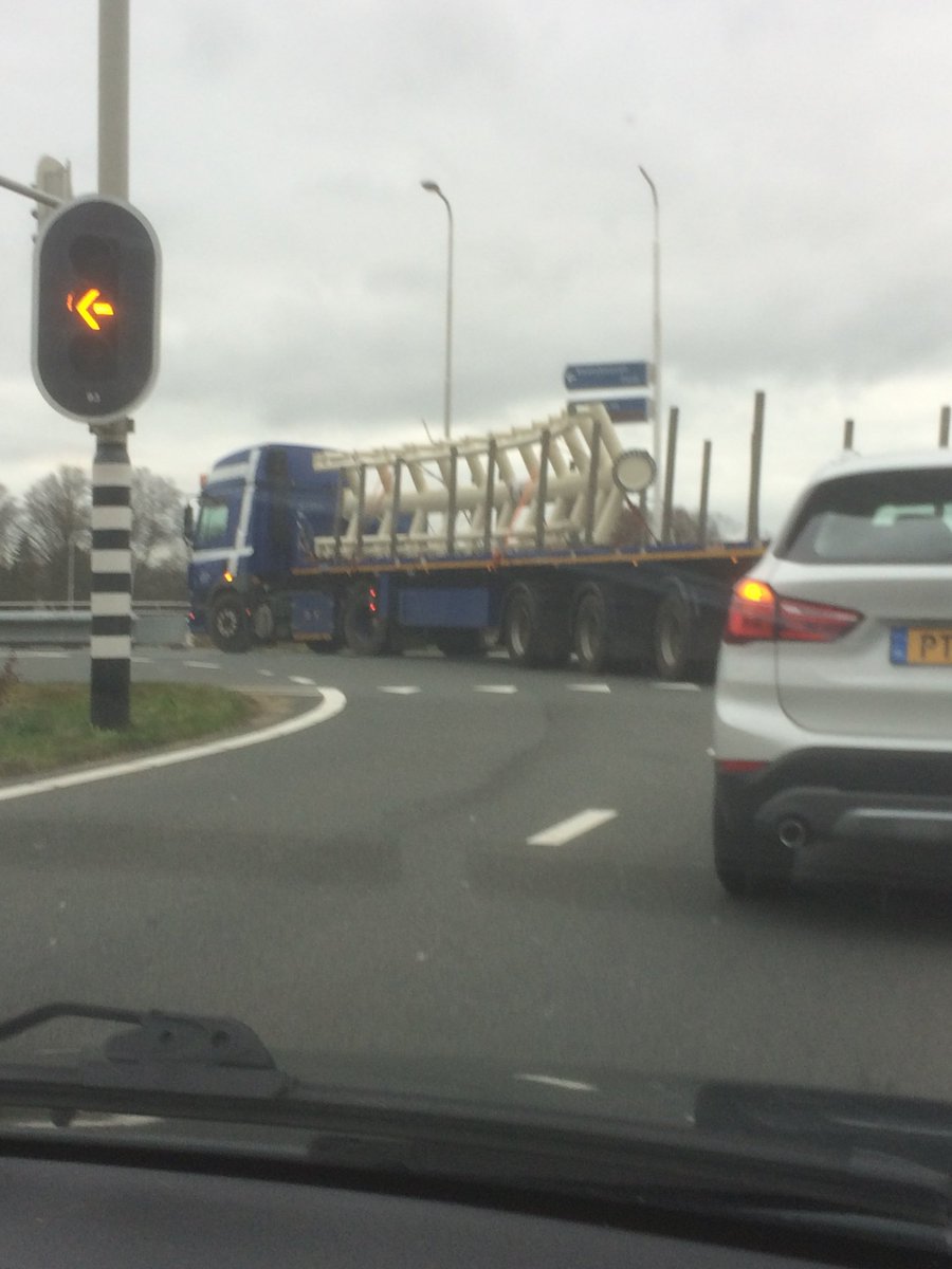 Daan_Loon's tweet photo. Apart gezicht zo op de weg #Efteling https://t.co/3pN66Igfto