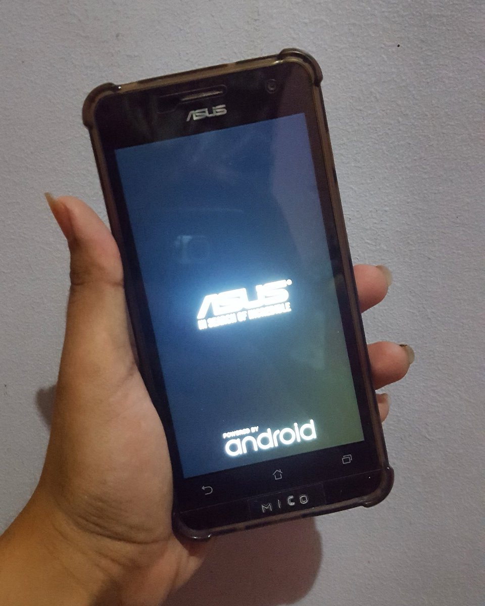 itsmariellemico's tweet photo. Ayaw mo na bumukas, sad. Salamat sa 3 years and 1 month. 😢📵👍 #byeasus #zenfone5 #rip #hellosamsung https://t.co/mAeCDq8OAZ