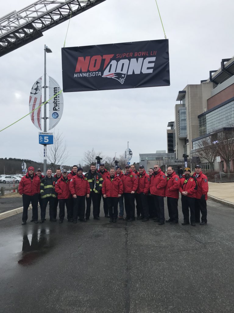FoxboroughFire's tweet photo. 2252 members @GilletteStadium hanging #NotDone rally banner for our @SuperBowl bound @Patriots !!! https://t.co/XoWvQ3imYU