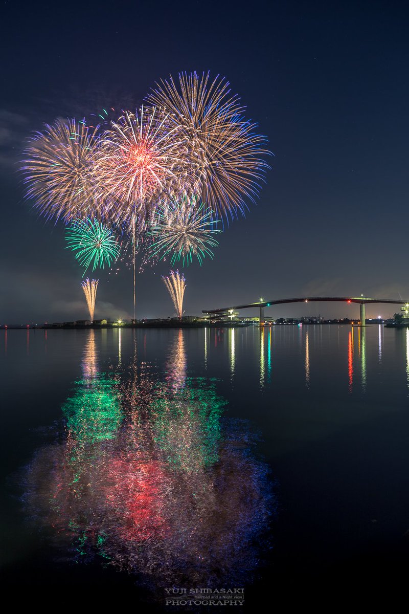 Yuji Shibasaki Photo En Twitter 木更津恋物語 冬花火18 千葉県木更津市の中の島は恋人の聖地と言われてます そこに架かる中の島大橋の側から打ち上がる僅か5分間の花火 澄み切った冬の夜空を彩る花火はとても綺麗です 木更津 Fireworks