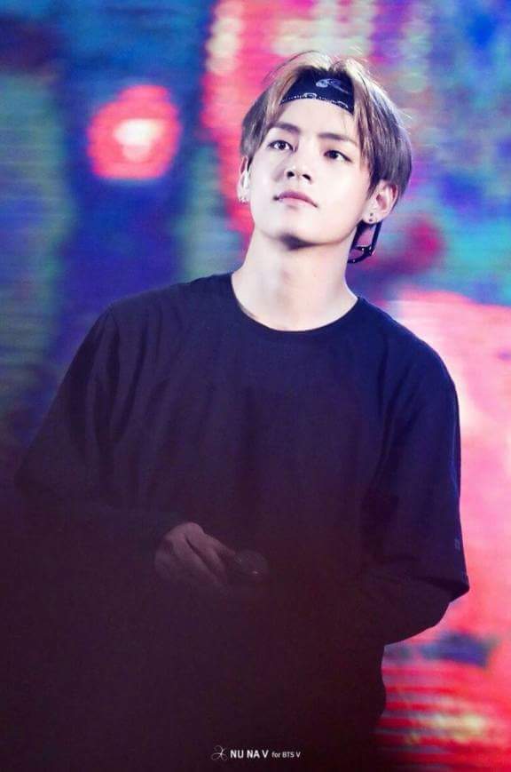 SreyVin3's tweet photo. V😍💜
#BestBoyBandِ #BTS #iHeartAwards https://t.co/4Af9do9nLD
