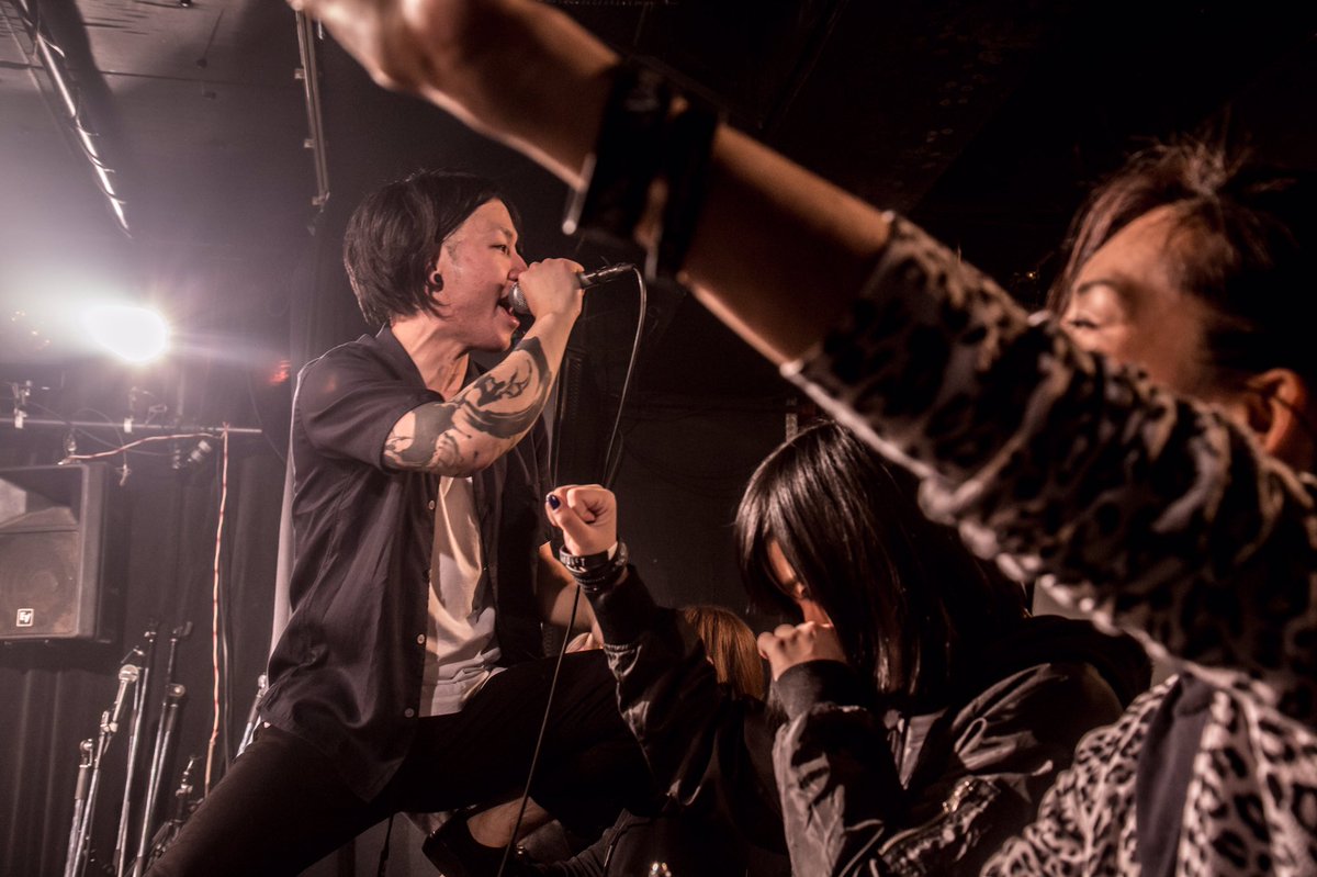 Aziam_official's tweet photo. 【※Live PHOTO！】
2018/1.25-アメ村DROP

photo by @reconyan

#Aziam
#アザイアム https://t.co/qma7g68lIq
