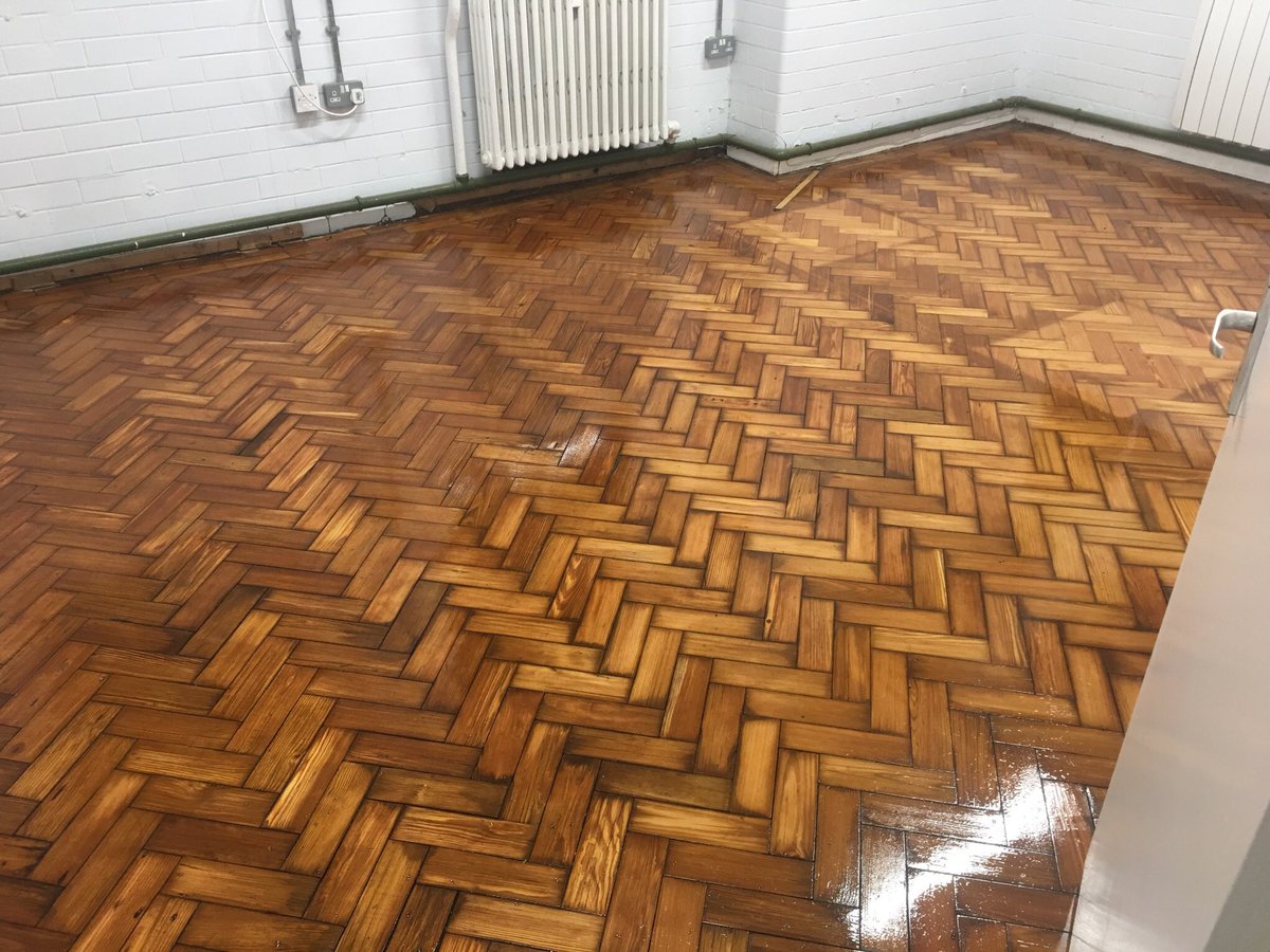 woodflooringco's tweet photo. Pine Parquet block flooring sanded / finished in @PallmannUK PALL x 98 Gold for Loft Interiors on Hyde Road. #pallmann #parkettprofi #sanding #floors #wood #goodforwood ๐ https://t.co/7AbFjfwAg9
