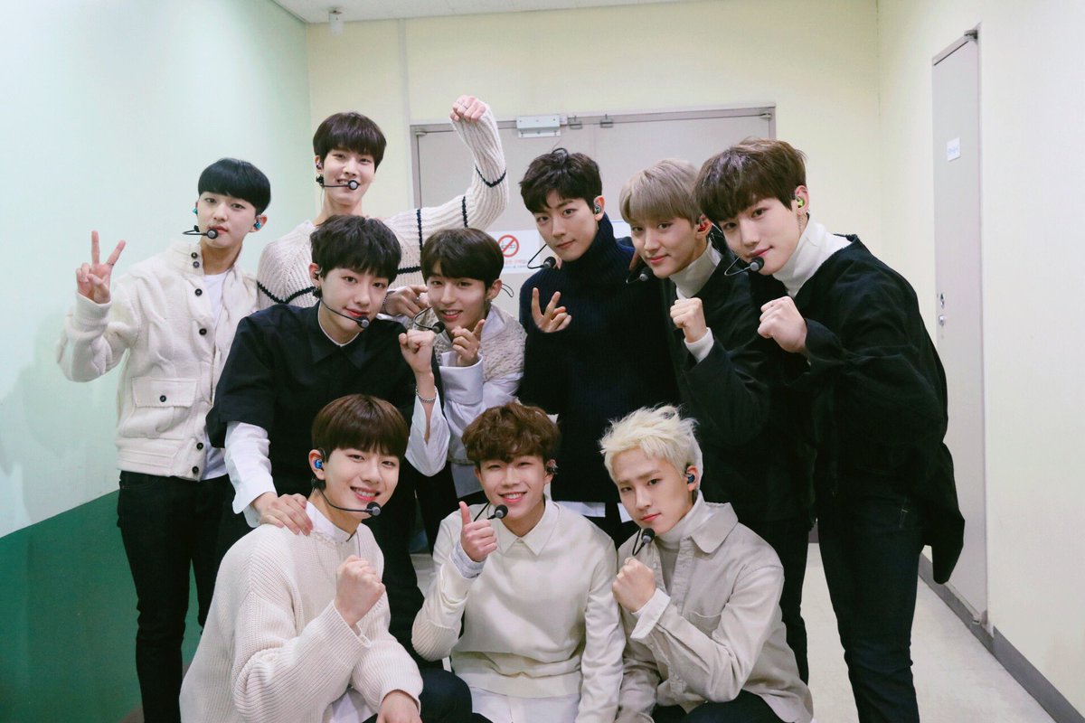 GoldenChild's tweet photo. [#Golden_Child] #골든차일드 의 [奇跡:기적] 컴백 쇼케이스가 끝났습니다.☺️ 모든 날에 당신과도 같은 LADY와 함께 걸어 갈 앞으로의 순간들이 오늘부터 다시 한뼘씩 🌱🌳 자라길 바라면서 금둥이👶🏻들의 단체 사진 남기고 갑니다.🐾
#생애_첫_컴백_무사히_종료
#앞으로도_함께할_사람은_너라고 😉 https://t.co/ETzee9sO0t