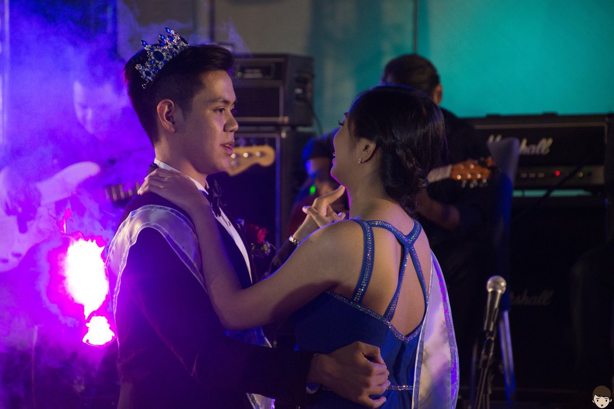 MCHSProm2018's tweet photo. One of our favorite parts of the night: the slow dance featuring the amazing band @AutotelicMusic https://t.co/tQAmC6tDbl