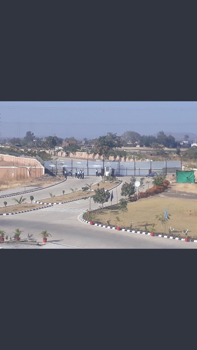 saveiiti098's tweet photo. @narendramodi @HRDMinistry @PrakashJavdekar @SushmaSwaraj @CNNnews18 modi ji,this barricade is not along india Pakistan border but at the gate of iit indore so that media could not enter because if they enter they will show the truth of this corrupt system #saveiitindore https://t.co/R5nSoH0nnu
