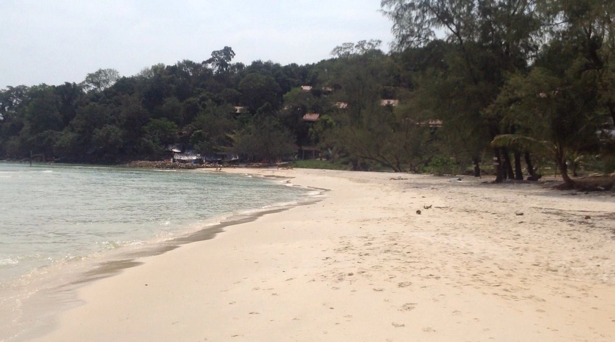 LiveLifeInABox's tweet photo. Coconut beach really is a desert island paradise. We love it so much, we've booked to stay longer (wish it could be forever!) #cambodia #travel #travelblogger #nomad #coconutbeach #kohrong https://t.co/fQpJhkZVKB