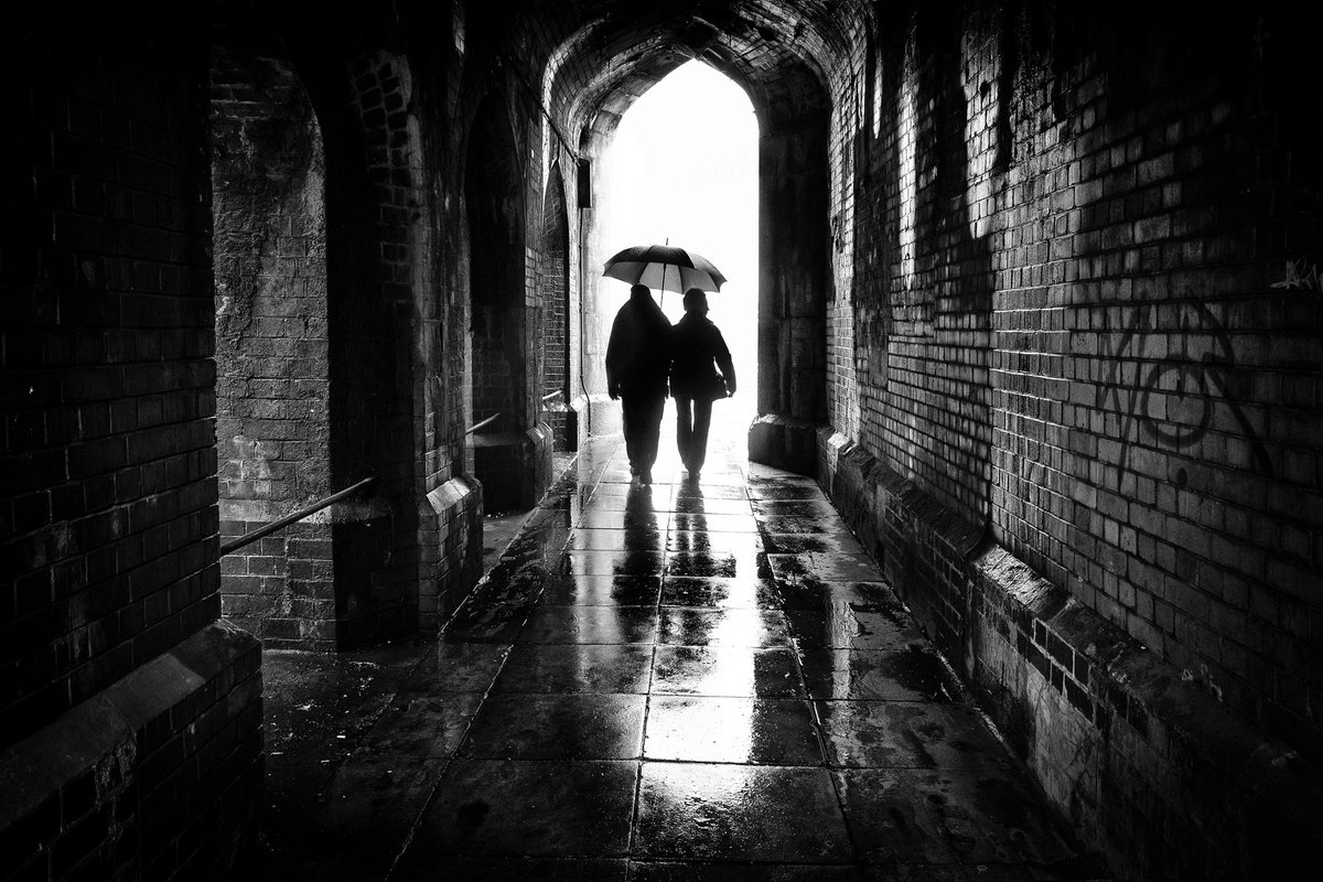 dazsmithpics's tweet photo. tunnel of love - #bath in the #rain.
#fuji #streetphotography from  #uk #blackandwhite - https://t.co/Y17ml4oyNH https://t.co/6z35wNRfJ7