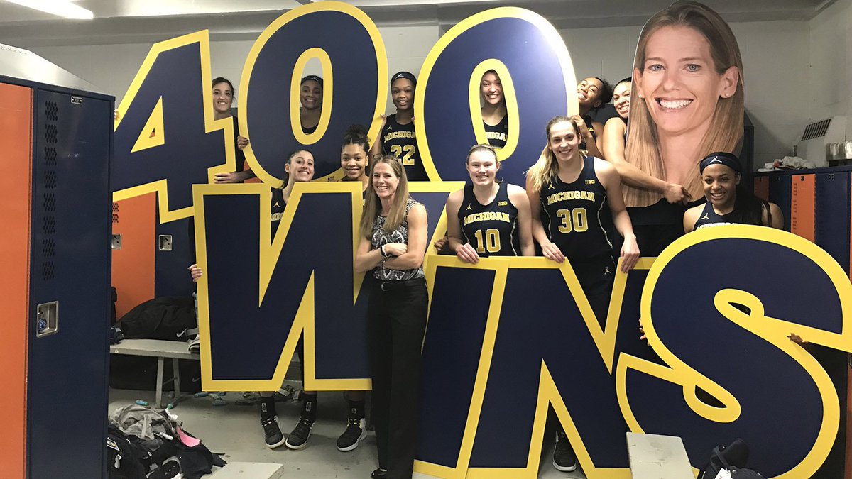 UMichAthletics's tweet image. .@umichwbball won its sixth straight game as they darted past Northwestern!
--Congrats to @KBA_GoBlue who got career victory No. 400!--
RECAP » bit.ly/2rNtzfp
#GoBlue