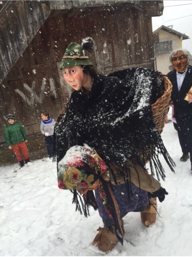 giorgiasegato's tweet photo. 3-4 #febbraio torna La Gnaga a #Zoldo, il #carnevale tradizionale che piace tanto anche a me! #eventi #cultura #Belluno #territorio #dolomiti #tradizioni #matazin https://t.co/S7NmiXvCSP