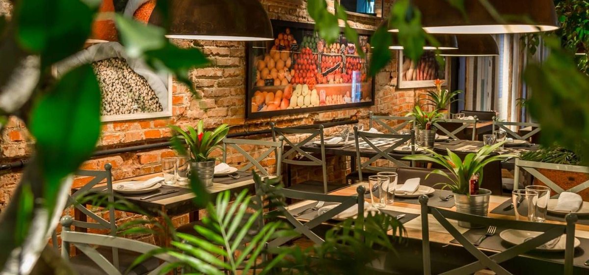 _MADtime's tweet photo. Pocos restaurantes encontrarás en la Gran Vía con la clase, cocina y servicio de @LobbyMarket. https://t.co/HyPSW0wP52 https://t.co/KQBlsA4M6N