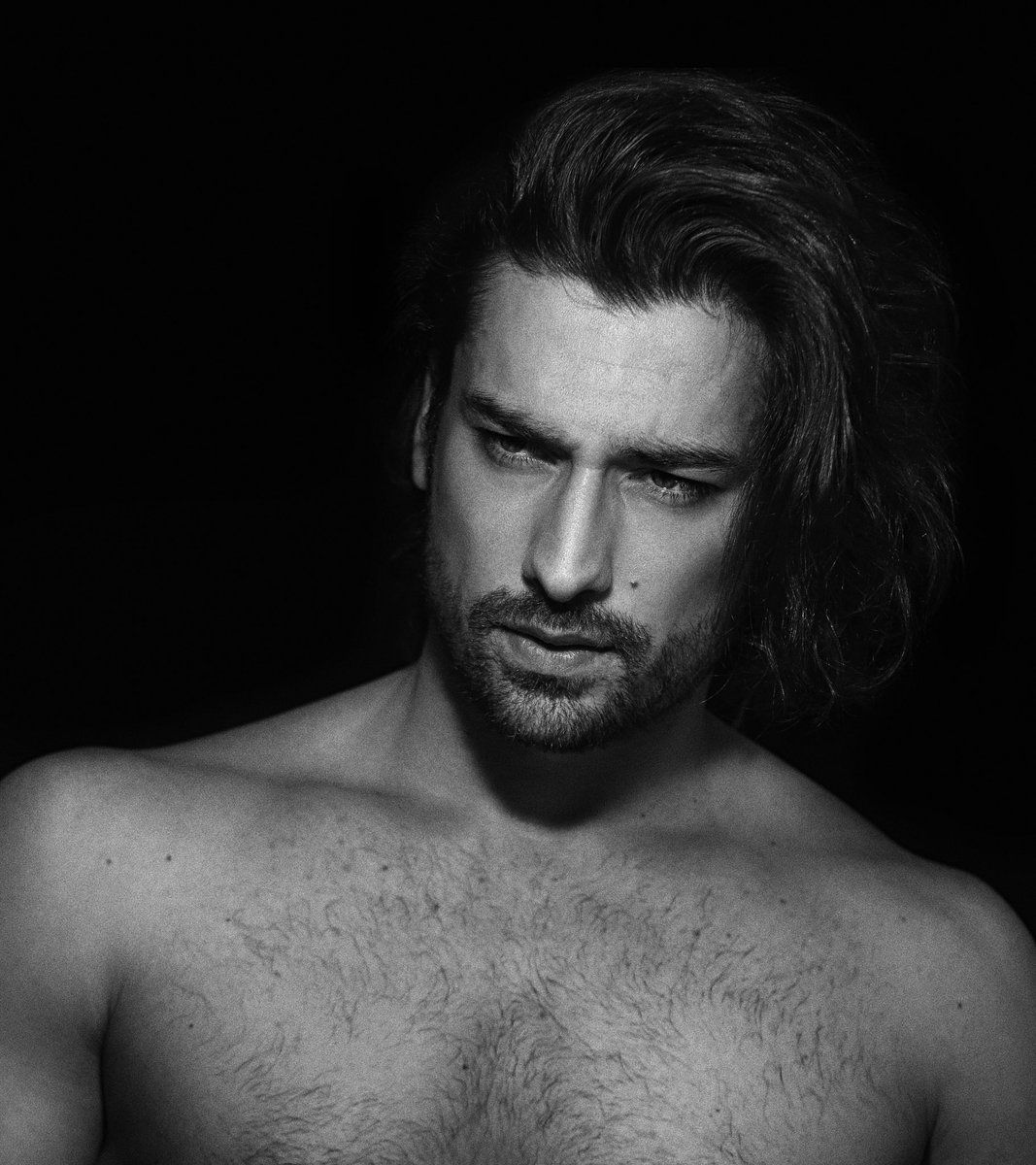 AlpNavruz's tweet photo. #darkness 🌒 https://t.co/o9XqhVJRgh
