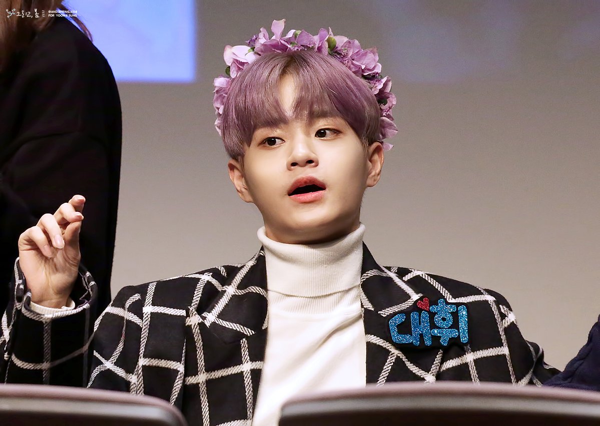 onefanmonsta7's tweet photo. Сегодня 18-й день рождения очаровательного Дэхви из Wanna One🎂
Дорогой наш малыш,не переживай по мелочам и держись молодцом, ведь нам очень важна твоя улыбка и хорошее настроение. Чтобы ни случилось,мы будем рядом и поддержим в нужный момент😚
Мы любим тебя❤
#HAPPY_DAEHWI_DAY https://t.co/qGyjhblISs