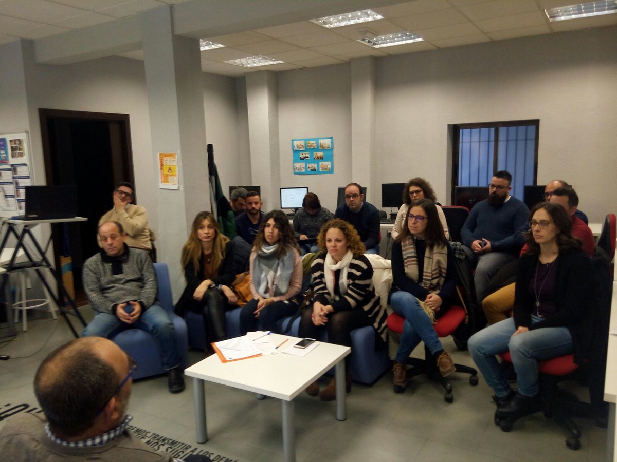 Sabores_de_Jaen's tweet photo. #cataexpress a los Agentes de Innovación Local de la @RedGuadalinfo que nos ha hecho un hueco para degustar los #aoves de la V Quincena de Degustación de Aceites Verdes #DegustacionAceitesVerdes @CasonaBioAove @orodecanava @EsencialOlive https://t.co/12SHPbrcHx