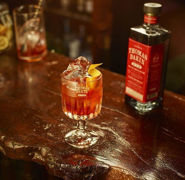 TheFashionNetUK's tweet photo. Earlier last week we sat down with Alix Walker, the curator for Thomas Dakin Gin, and talked about the marriage between gin & fashion.
> https://t.co/ucldUFKsgp🍸
#Manchester #Gin #Gintastic #BarLife #FashionAndGin #ThomasDakin #ThomasDakinGin #MCR #MyMCR #ManchesterFashionBall https://t.co/McdhEX9Tvo