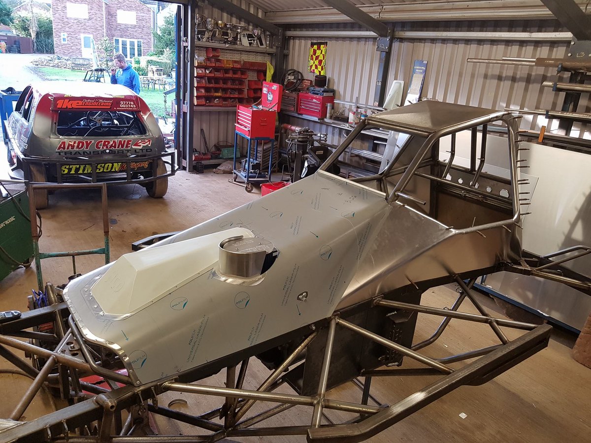 HCDsuperstox's tweet photo. New 2018 chassis with panels #HCD #custombuilttoperfection #aluminium #panelwork #ovalracing #bonnet https://t.co/dCjPEiTtj9