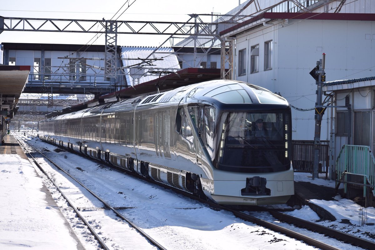 East Photo tweet media