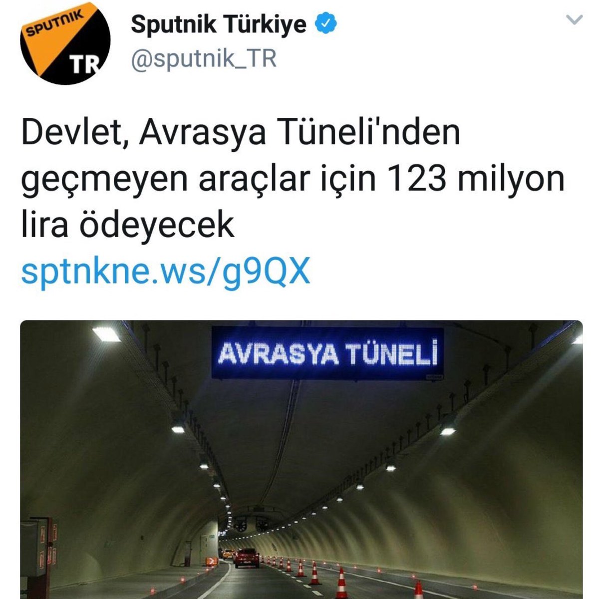 MetinUca's tweet photo. Sadece 8.4 milyon araç az geçti diye birbirimizi kırmayalım😄 Büyük düşün, sen benzinin litresine 6 lira verip ses çıkarmayansın 123 milyon liracık zarar sana ne yapsın 😄😄😄 https://t.co/OPckby9gtM