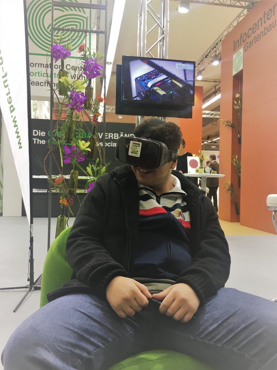 BerufGaertner's tweet photo. #TagderAusbildung auf der #IPM: Unser #360GradVideo "#PlantandRun" sorgt für Begeisterung 💚🤗🌱
#BerufGaertner #grüneBerufe #AusbildungGärtner #Gärtner #derZukunftgewachsen https://t.co/opHCWVeQlb