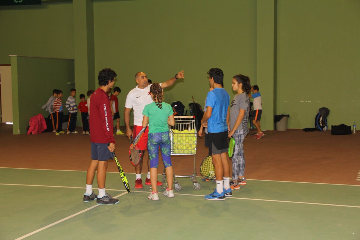 GSB_Mersin's tweet photo. Türkiye Olimpiyat Hazırlık Merkezleri (TOHM) Tenisçilerimiz Mersin Tenis Kompleksi'nde,  Antrenmanlarına hız kesmeden devam ediyor @OA_Bak @farukozcelikgsb @mehbaykan @sagunes40 https://t.co/gkeGtGsQRM
